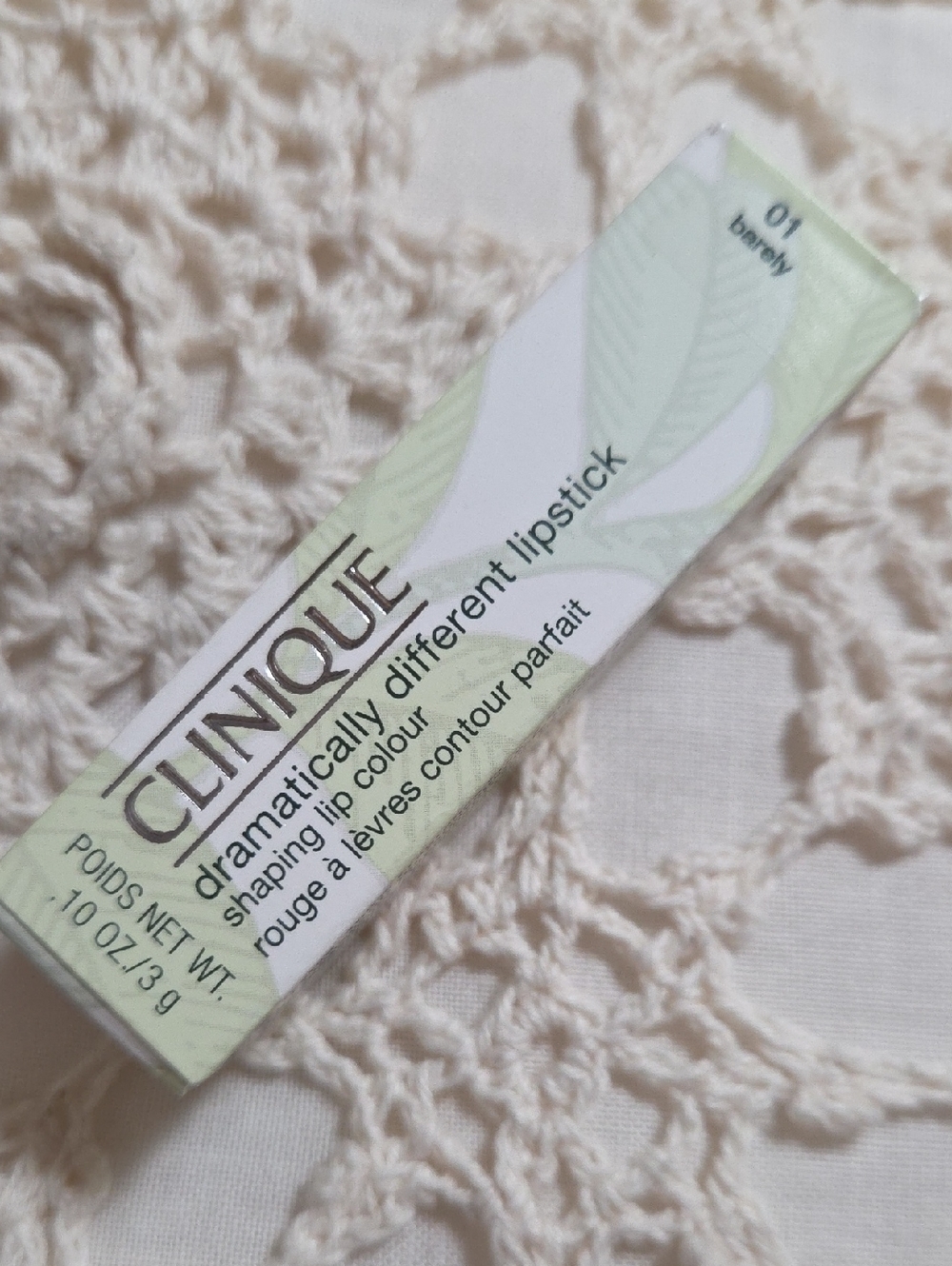 NIB - CLINIQUE Lipstick - Barely
